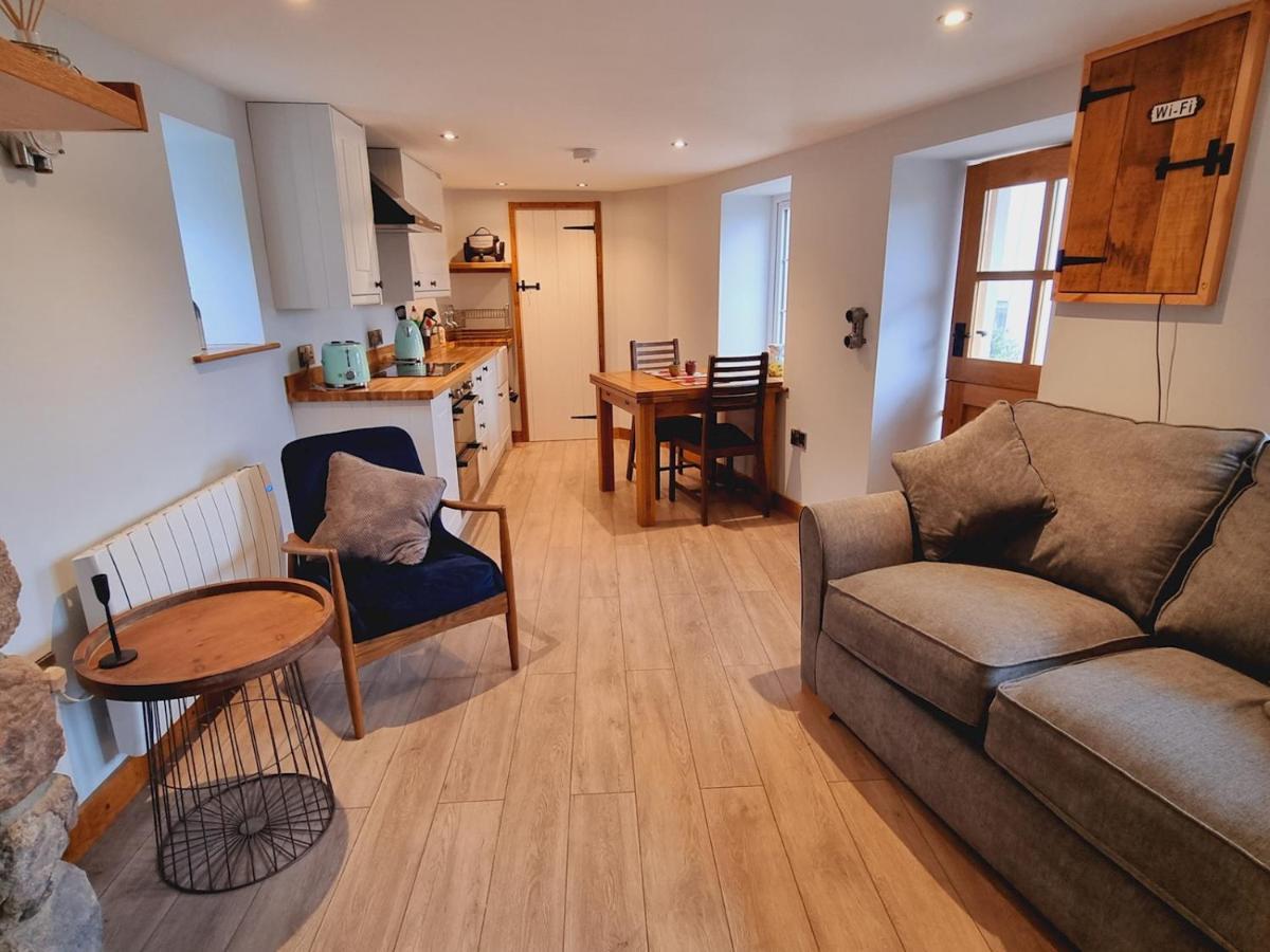 Pass The Keys Charming 19Th Century Country Cottage For 2 Guests 엑서터 외부 사진