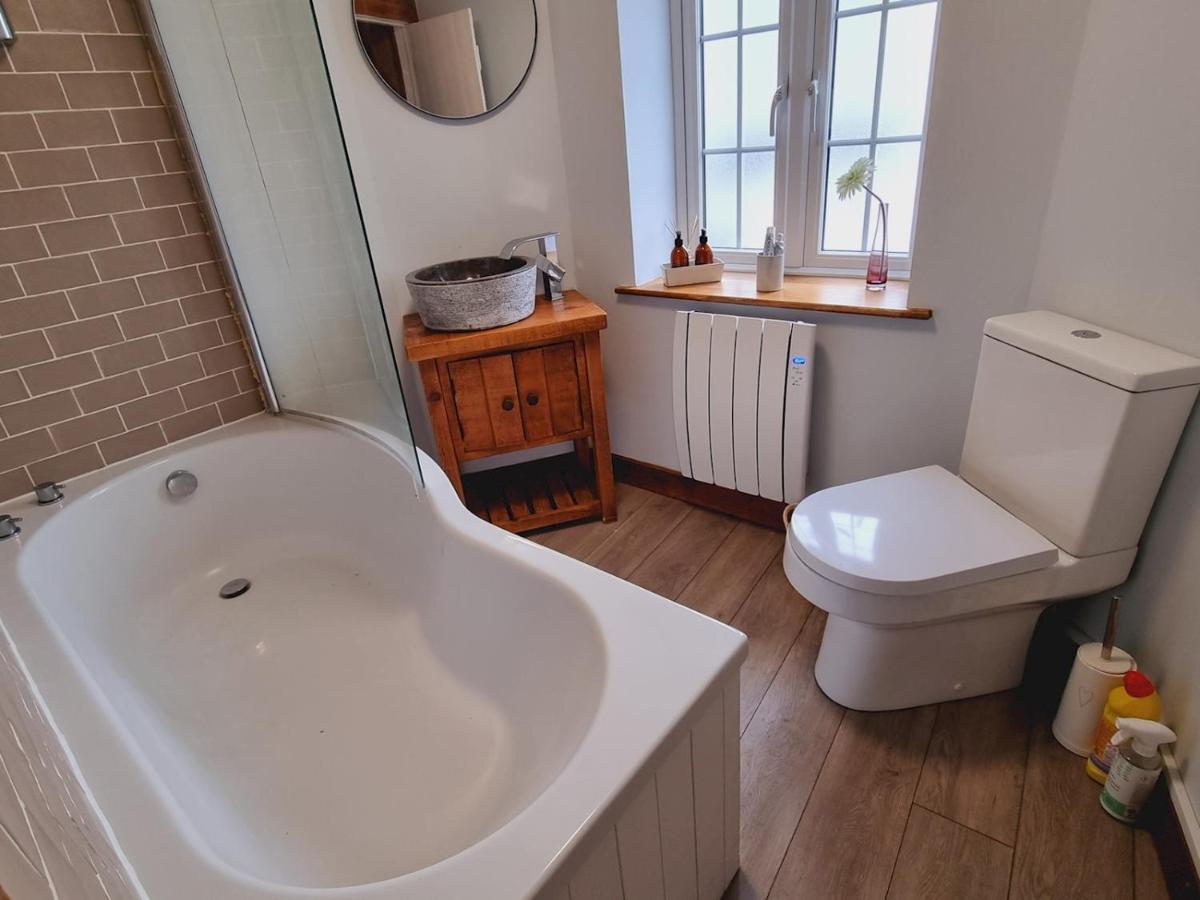 Pass The Keys Charming 19Th Century Country Cottage For 2 Guests 엑서터 외부 사진