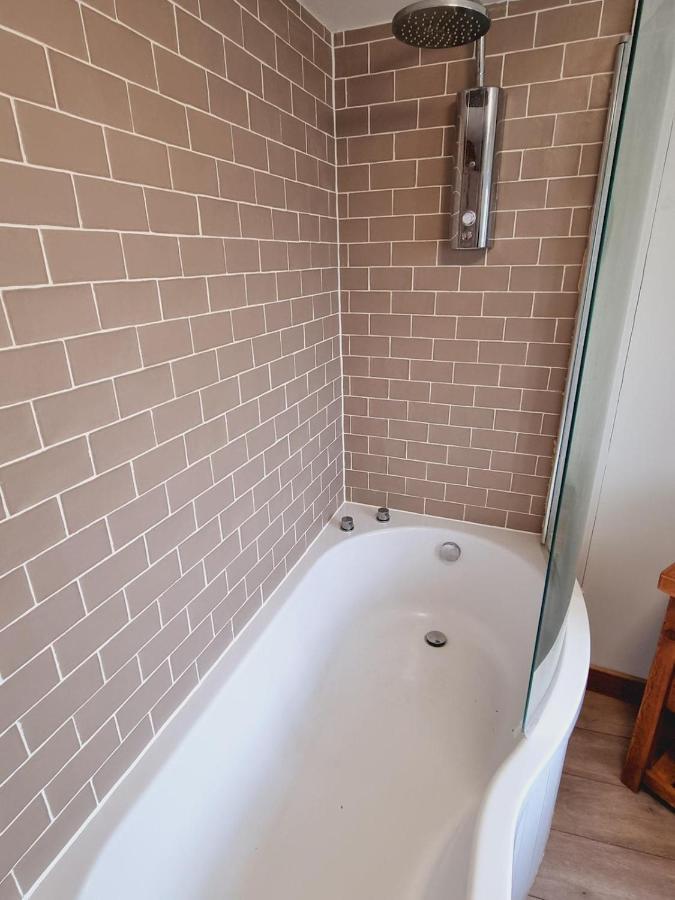 Pass The Keys Charming 19Th Century Country Cottage For 2 Guests 엑서터 외부 사진